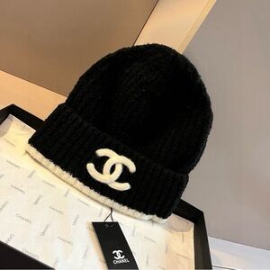 CHANEL Classic Black and White Knit Hat